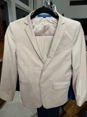Perry Ellis boy’s  Cream suit